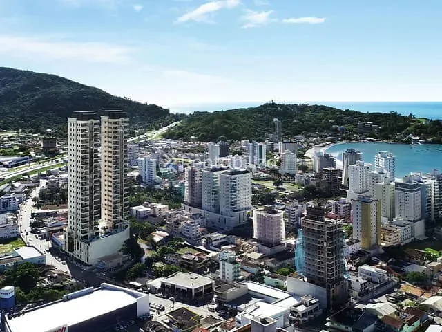 Apartamento com 151m² 2 quartos e 1 banheiro, à venda, no bairro Centro em Itapema