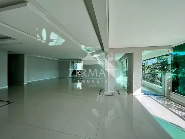 Apartamento com 602m² 4 quartos e 5 banheiros, à venda, no bairro Ponta Aguda em Blumenau