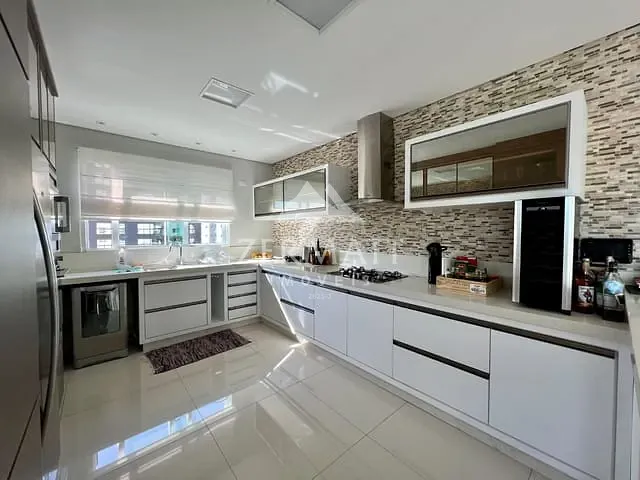 Apartamento com 602m² 4 quartos e 5 banheiros, à venda, no bairro Ponta Aguda em Blumenau