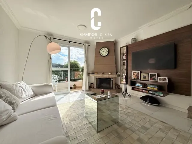Apartamento com 212m² 2 quartos e 3 banheiros, à venda, no bairro Vila Abernéssia em Campos do Jordão