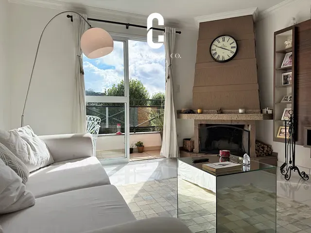 Apartamento com 212m² 2 quartos e 3 banheiros, à venda, no bairro Vila Abernéssia em Campos do Jordão