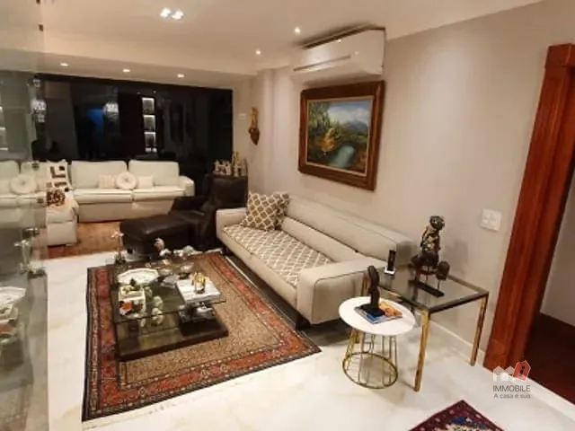 Apartamento à venda, no bairro Centro em Petrópolis