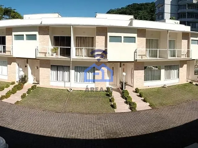 Casa com 110m² 2 quartos e 3 banheiros, à venda, no bairro Jardim Adalgisa em Caraguatatuba