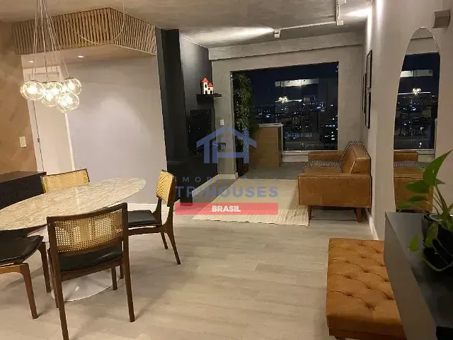Apartamento 2 quartos e 2 banheiros, à venda, no bairro Centro em Curitiba