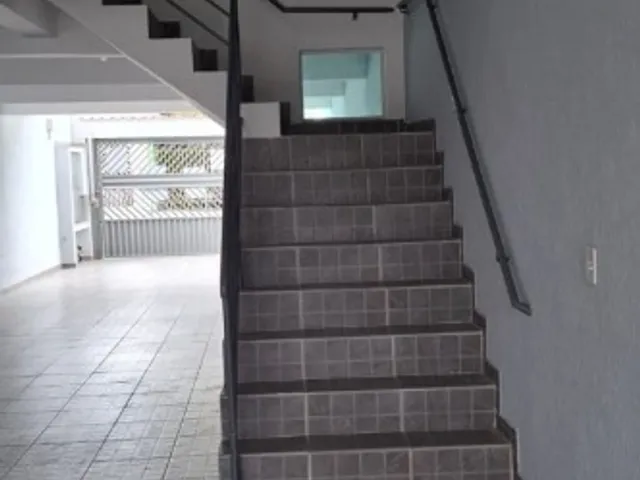 Apartamento 2 quartos e 1 banheiro, para alugar, no bairro Cidade São Jorge em Santo André