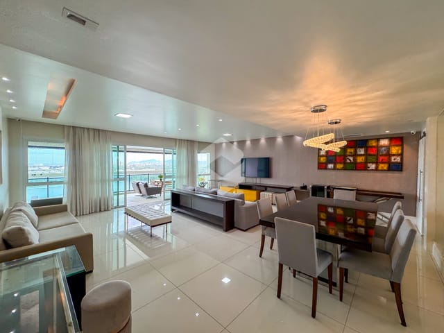 Apartamento com 255m² 4 quartos e 5 banheiros, à venda ou para alugar, no bairro Barra da Tijuca em Rio de Janeiro