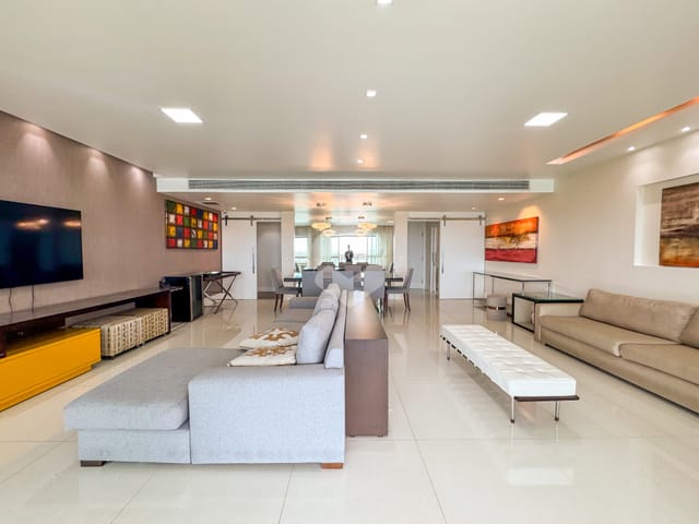 Apartamento com 255m² 4 quartos e 5 banheiros, à venda ou para alugar, no bairro Barra da Tijuca em Rio de Janeiro