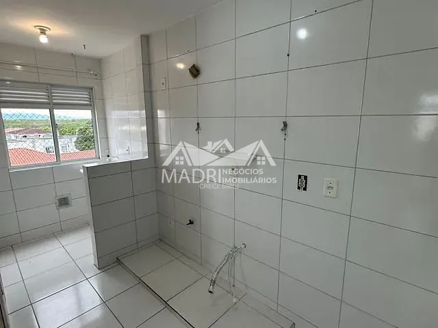 Apartamento 2 quartos e 1 banheiro, à venda, no bairro Barra do Aririú em Palhoça