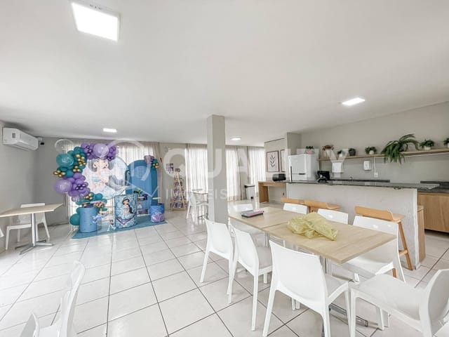 Apartamento 2 quartos e 2 banheiros, para alugar, no bairro Barroso em Fortaleza