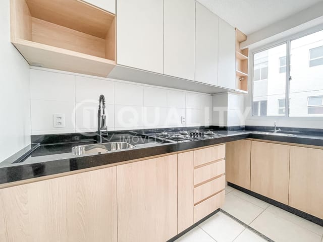 Apartamento 2 quartos e 2 banheiros, para alugar, no bairro Barroso em Fortaleza