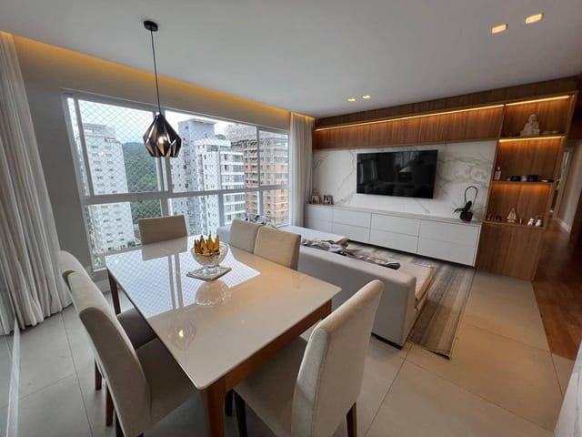 Apartamento 3 quartos e 4 banheiros, à venda, no bairro Pioneiros em Balneário Camboriú