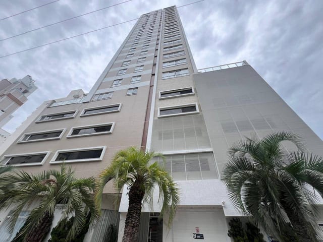 Apartamento 3 quartos e 4 banheiros, à venda, no bairro Pioneiros em Balneário Camboriú