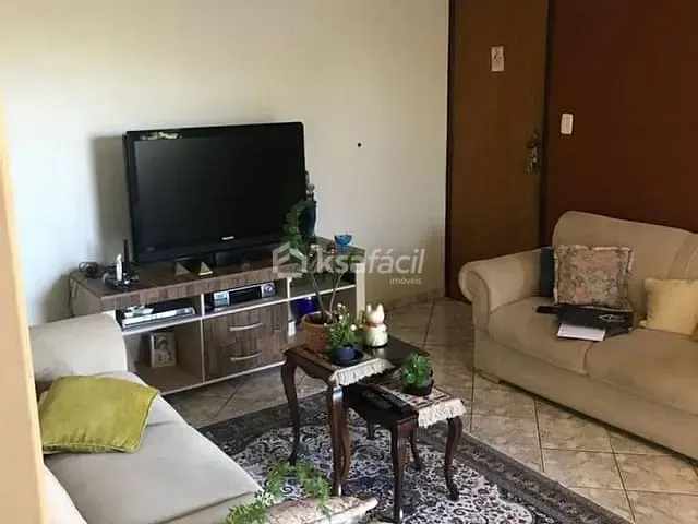 Apartamento com 75m² 3 quartos e 1 banheiro, à venda, no bairro Jardim São Lourenço em Campo Grande