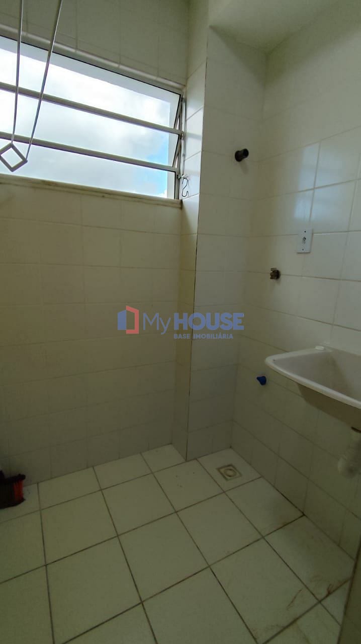 Apartamento à venda com 2 quartos, 70m² - Foto 3