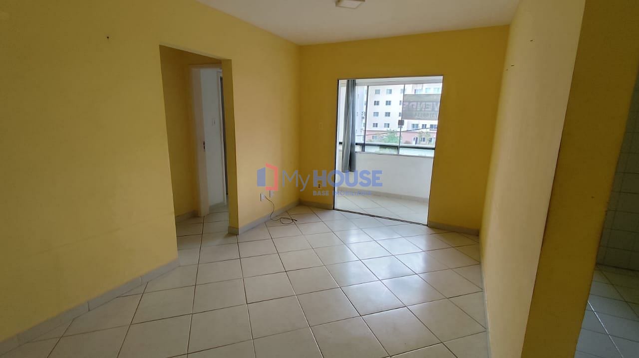 Apartamento à venda com 2 quartos, 70m² - Foto 1