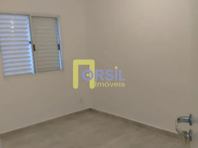 Apartamento 2 quartos e 1 banheiro, para alugar, no bairro Jardim Marica em Mogi das Cruzes
