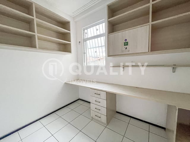 Apartamento 3 quartos e 2 banheiros, à venda, no bairro Montese em Fortaleza