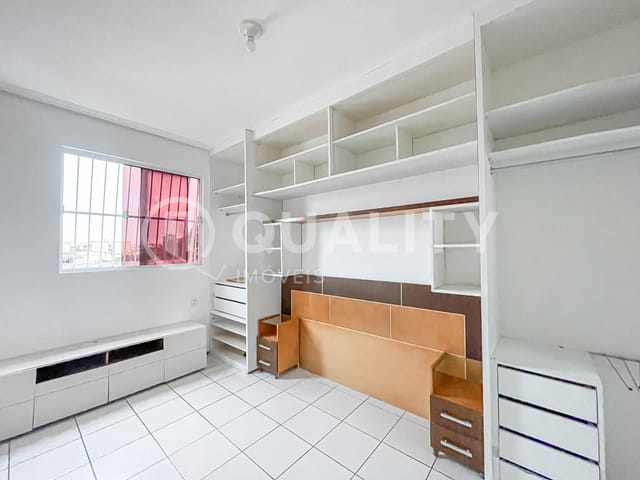 Apartamento 3 quartos e 2 banheiros, à venda, no bairro Montese em Fortaleza