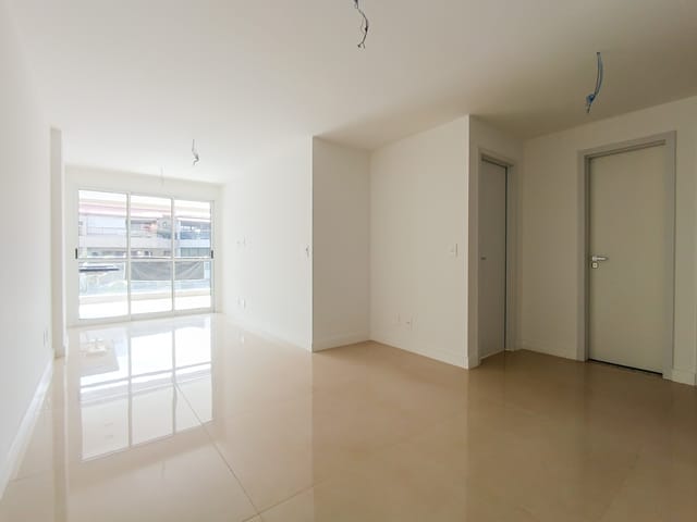 Apartamento 2 quartos e 2 banheiros, à venda, no bairro Recreio dos Bandeirantes em Rio de Janeiro