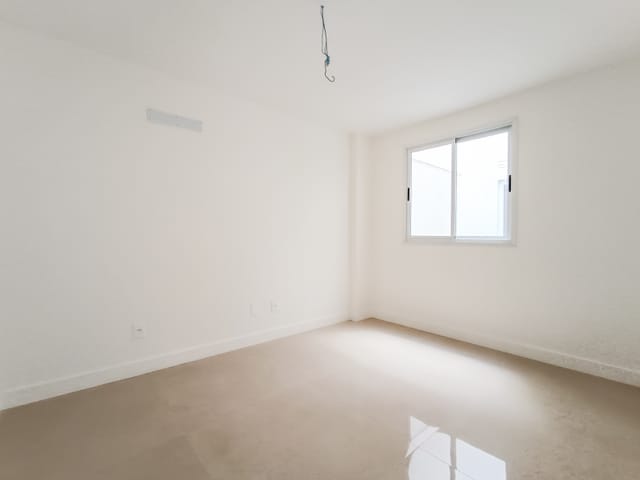 Apartamento 2 quartos e 2 banheiros, à venda, no bairro Recreio dos Bandeirantes em Rio de Janeiro