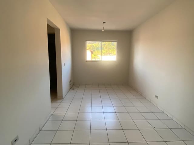 Apartamento 2 quartos e 1 banheiro, para alugar, no bairro Centro em Extrema