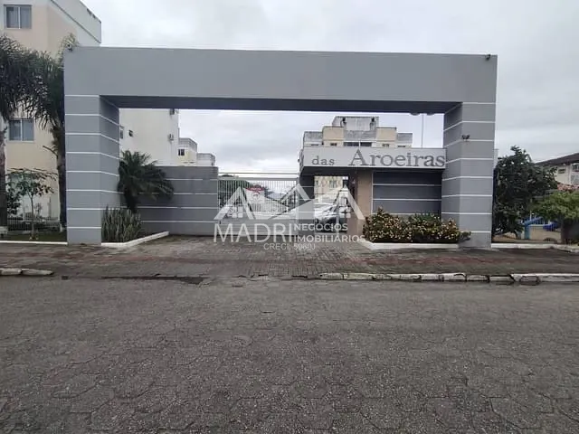 Apartamento 2 quartos e 1 banheiro, à venda, no bairro Barra do Aririú em Palhoça