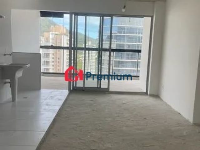 Apartamento 2 quartos e 2 banheiros, à venda, no bairro Recreio dos Bandeirantes em Rio de Janeiro
