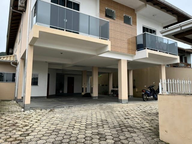 Apartamento com 60m² 1 quarto e 1 banheiro, para alugar, no bairro Ingleses do Rio Vermelho em Florianópolis