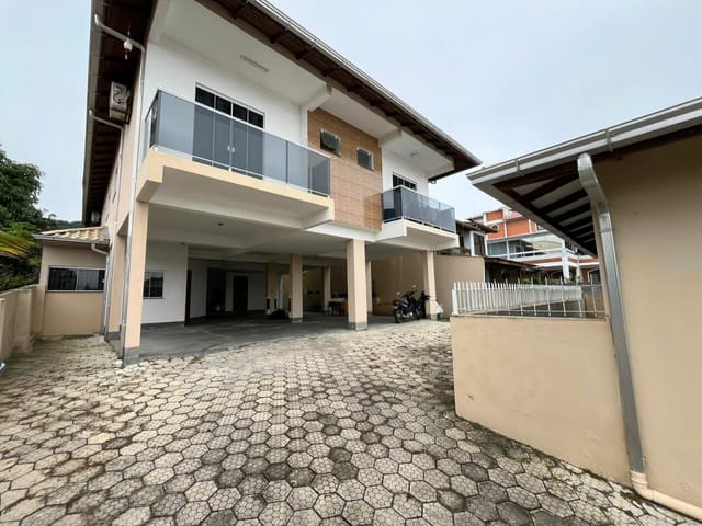 Apartamento com 60m² 1 quarto e 1 banheiro, para alugar, no bairro Ingleses do Rio Vermelho em Florianópolis