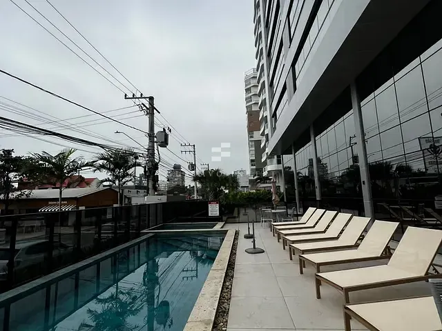 Apartamento 2 quartos e 3 banheiros, para alugar, no bairro Praia Brava de Itajaí em Itajaí