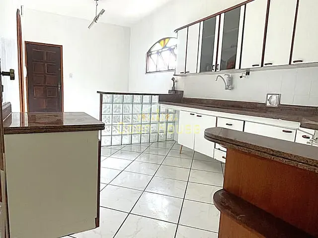 Apartamento com 428m² 4 quartos e 2 banheiros, à venda, no bairro Sessenta em Volta Redonda