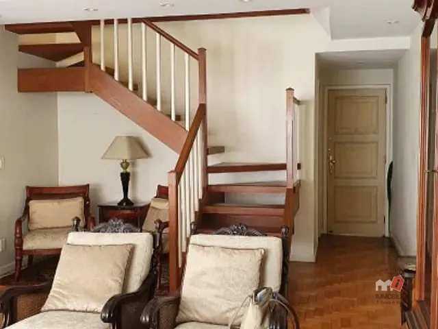Apartamento 5 quartos e 2 banheiros, à venda, no bairro Centro em Petrópolis