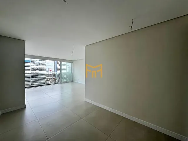 Apartamento 3 quartos e 5 banheiros, à venda, no bairro Nazaré em Belém