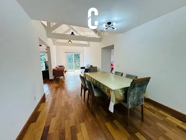 Apartamento 5 quartos e 6 banheiros, à venda, no bairro Vila Capivari em Campos do Jordão