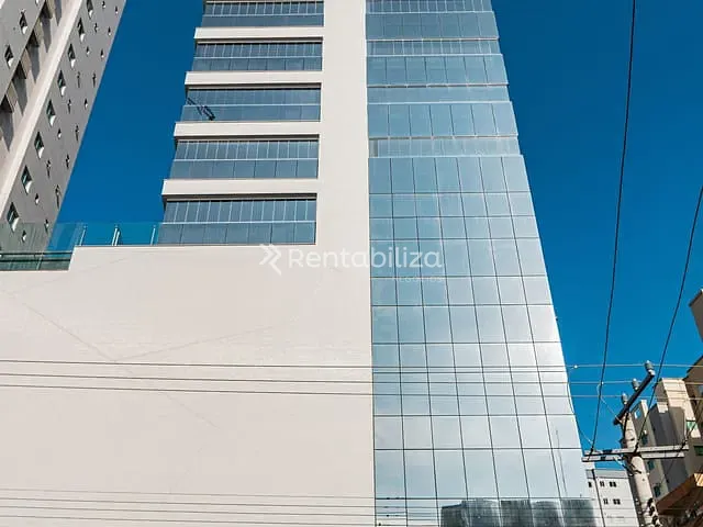 Apartamento 4 quartos e 5 banheiros, à venda, no bairro Meia Praia em Itapema