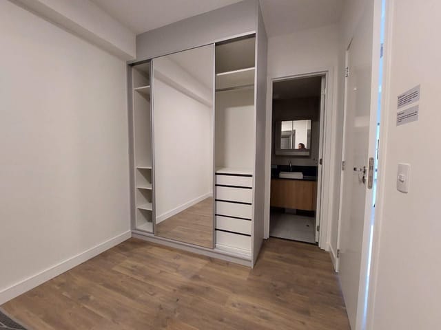 Foto do Apartamento - Apartamento Mobiliado com 1 Dormitório em Andar Alto à Venda ao lado do Metrô Conceição | Paulista Imóveis.