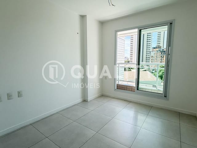Apartamento 3 quartos e 2 banheiros, à venda, no bairro Guararapes em Fortaleza