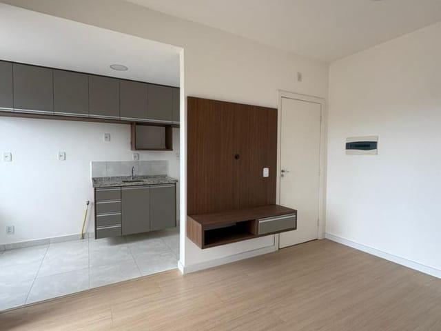 Apartamento com 60m² 2 quartos e 1 banheiro, para alugar, no bairro Vila Santa Maria em Americana