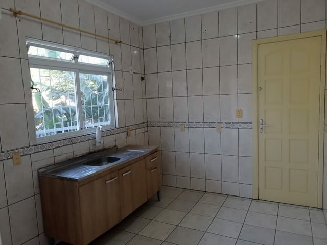 Apartamento 2 quartos e 1 banheiro, para alugar, no bairro Saco Grande em Florianópolis