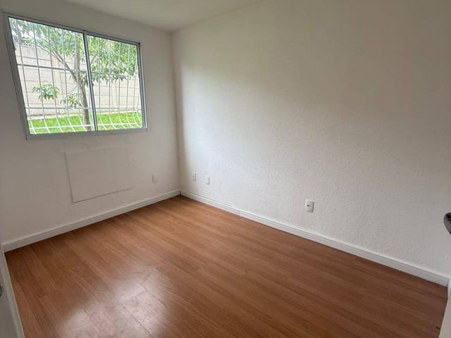 Apartamento 2 quartos e 1 banheiro, à venda, no bairro Guaratiba em Rio de Janeiro