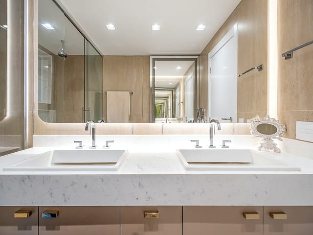 Apartamento com 266m² 4 quartos e 5 banheiros, à venda ou para alugar, no bairro Barra da Tijuca em Rio de Janeiro