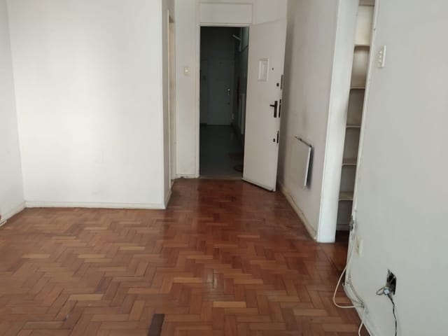 Foto do Apartamento - Excelente Sala e Quarto, localizado no coração de Copacabana, Posto-4, juntinho ao comércio, praia e metrô. | GrupoApi