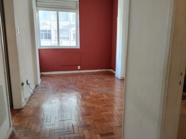 Foto do Apartamento - Excelente Sala e Quarto, localizado no coração de Copacabana, Posto-4, juntinho ao comércio, praia e metrô. | GrupoApi