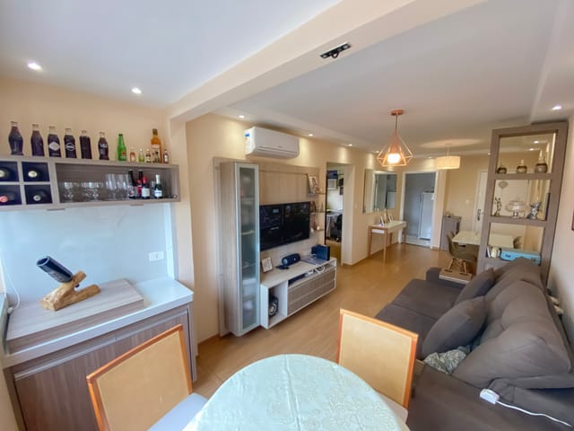 Foto do Apartamento - Apartamento à venda no Edifício Regina Izabel, de 2 quartos, 63.27 m², mini área gourmet com churrasqueira elétrica embutida, no Centro - Londrina/PR | Grupo Mitral Imóveis