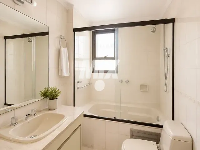 Apartamento 3 quartos e 5 banheiros, à venda, no bairro Moema em São Paulo