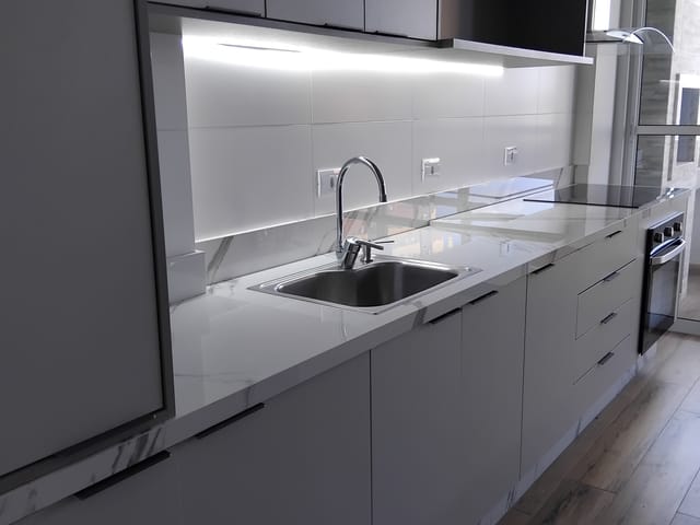 Foto do Apartamento - Excelente apartamento semi mobiliado com 3 quartos sendo 1 suíte para locação, em ótima localização na região central de São José dos Pinhais, PR | Haas Imóveis