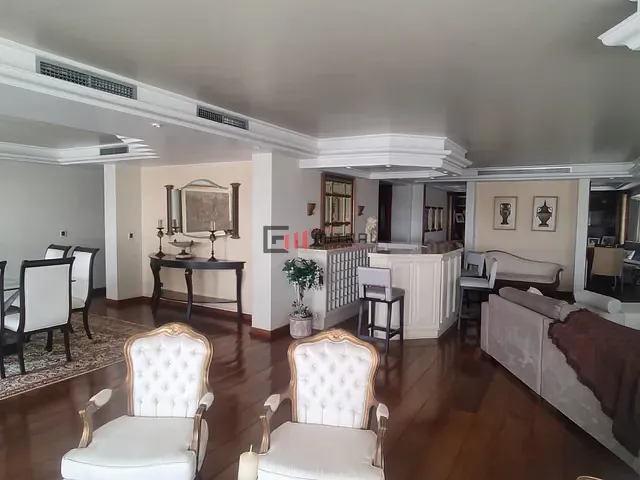 Apartamento com 553m² 4 quartos e 6 banheiros, à venda, no bairro Centro em Londrina