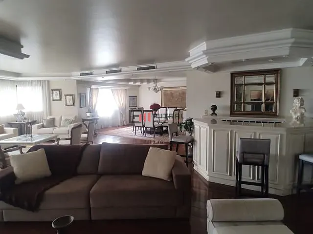 Apartamento com 553m² 4 quartos e 6 banheiros, à venda, no bairro Centro em Londrina