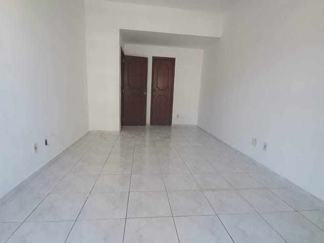 Apartamento com 140m² 3 quartos e 1 banheiro, para alugar, no bairro Vila Valqueire em Rio de Janeiro