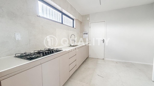 Apartamento com 251m² 4 quartos e 6 banheiros, à venda, no bairro Papicu em Fortaleza